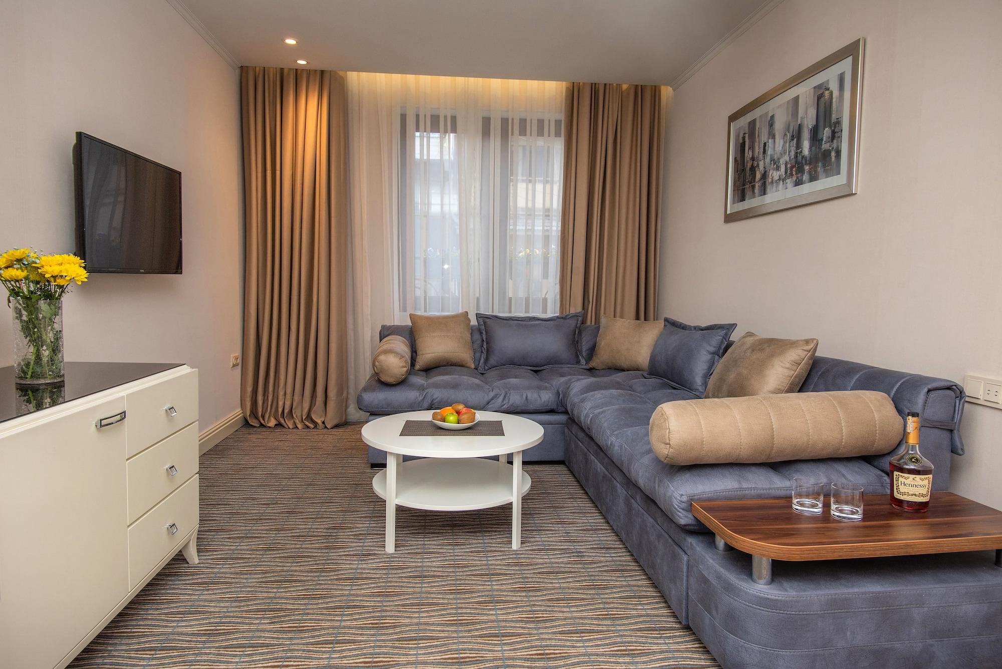 City Avenue Hotel 4*