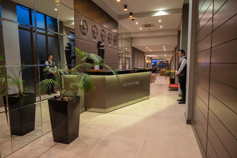 Hotel City Avenue Hotel